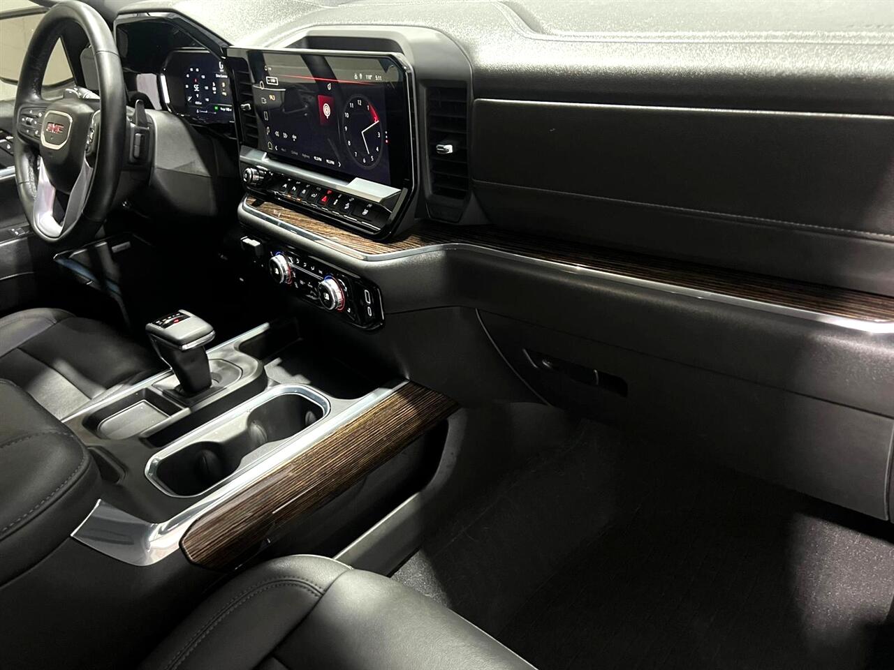 GMC Sierra 1500 Elevation Crew Cab 4WD 2023 GMC Sierra 1500 Elevation Crew Cab 4WD 2023