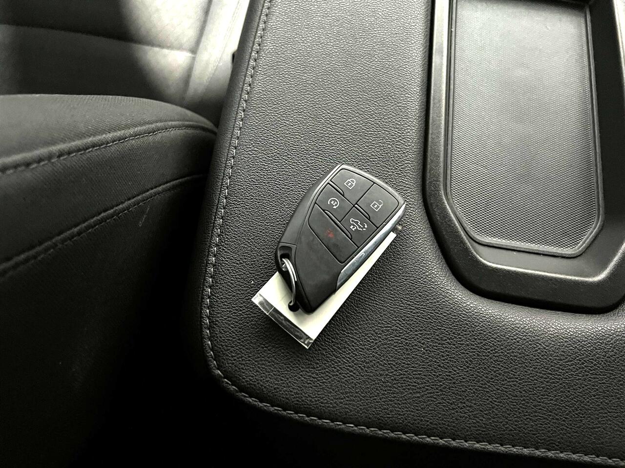 GMC Sierra 1500 Elevation Crew Cab 4WD 2023 GMC Sierra 1500 Elevation Crew Cab 4WD 2023