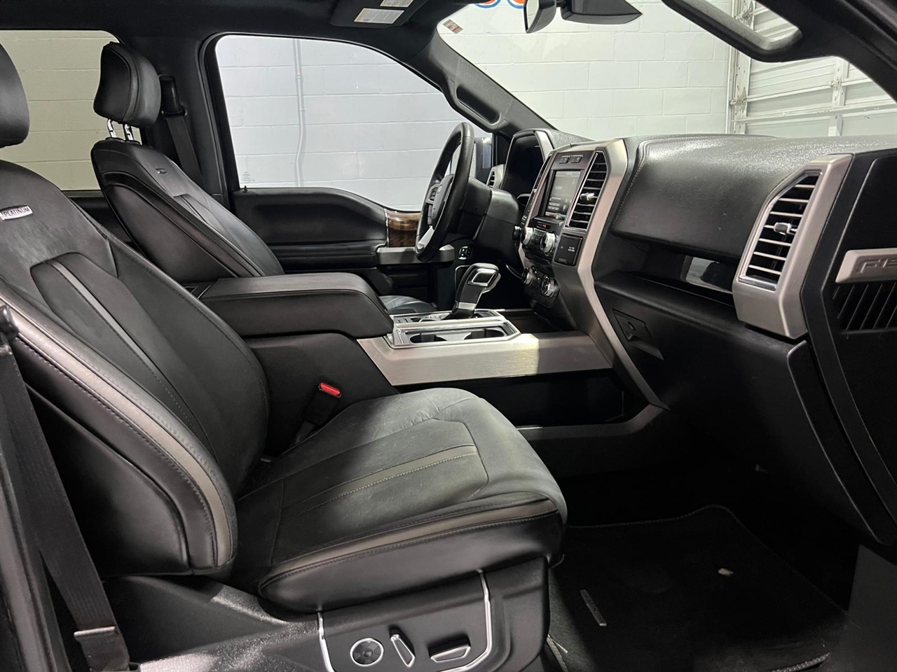 Ford F-150 Platinum SuperCrew 6.5-ft. Bed 4WD 2015 Ford F-150 Platinum SuperCrew 6.5-ft. Bed 4WD 2015