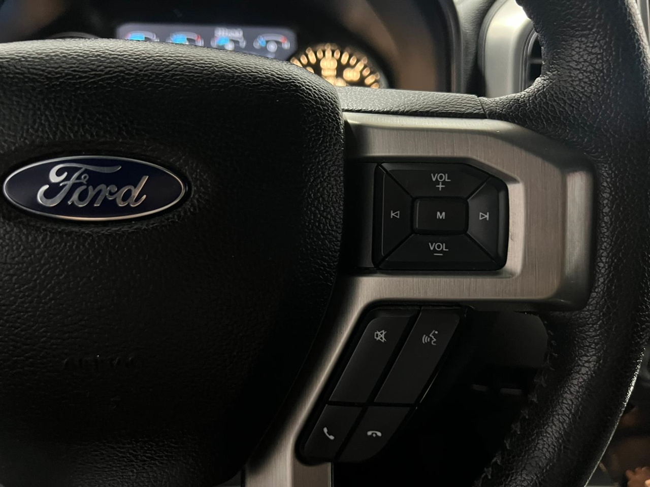 Ford F-150 Platinum SuperCrew 6.5-ft. Bed 4WD 2015 Ford F-150 Platinum SuperCrew 6.5-ft. Bed 4WD 2015