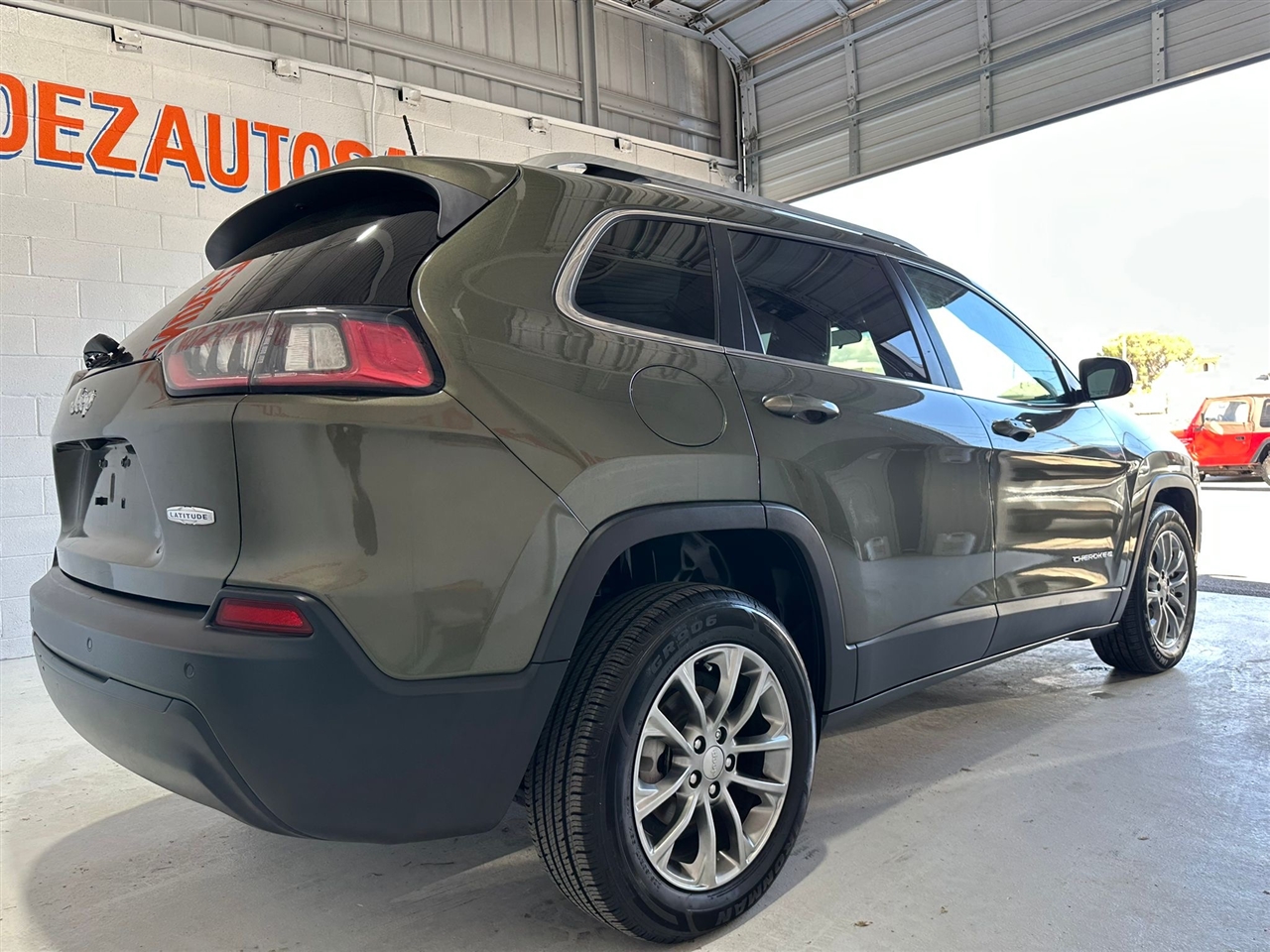 Jeep Cherokee Latitude Plus FWD 2019 Jeep Cherokee Latitude Plus FWD 2019