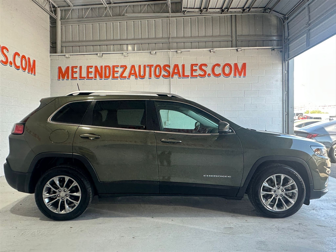 Jeep Cherokee Latitude Plus FWD 2019 Jeep Cherokee Latitude Plus FWD 2019