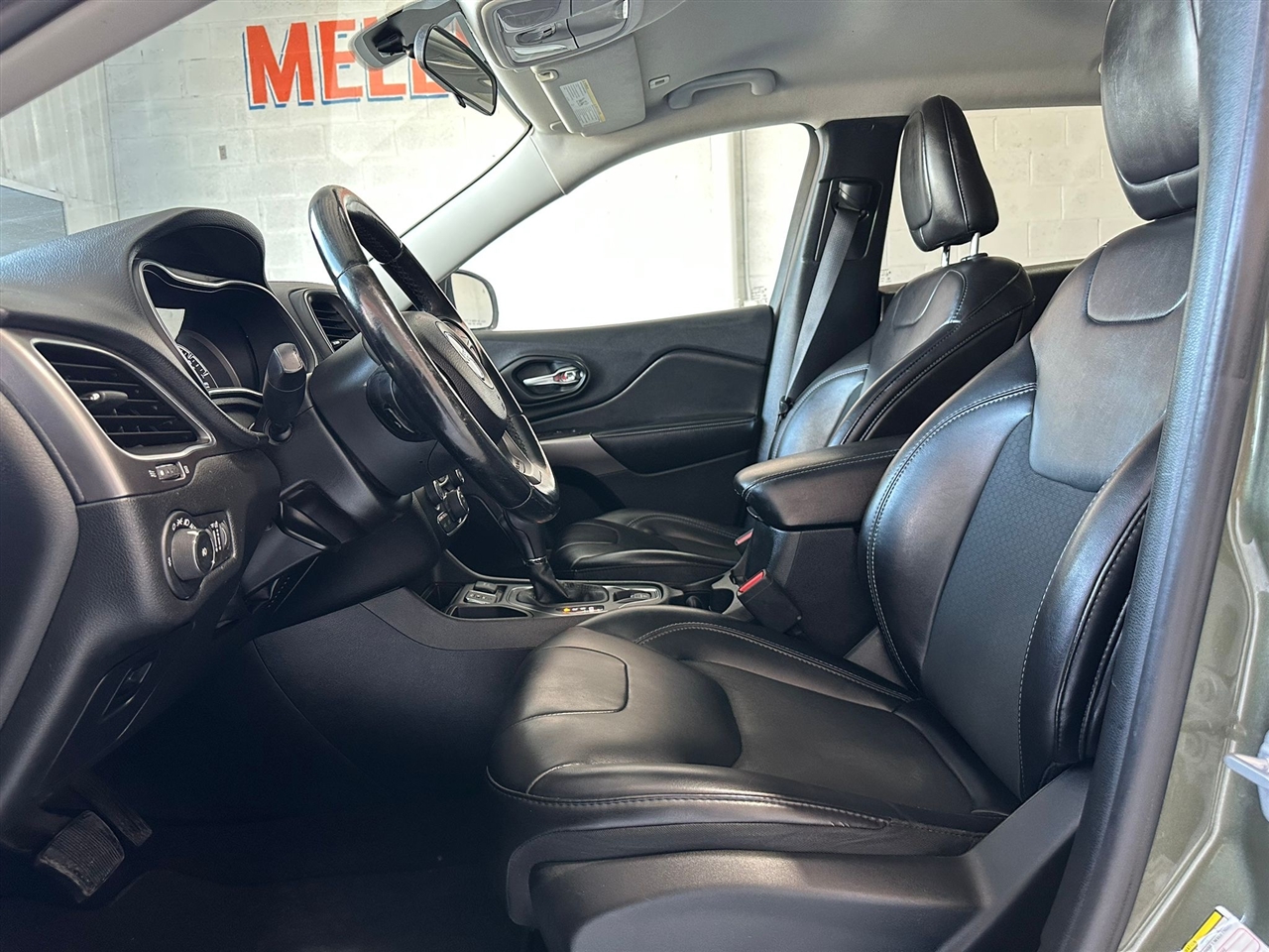 Jeep Cherokee Latitude Plus FWD 2019 Jeep Cherokee Latitude Plus FWD 2019