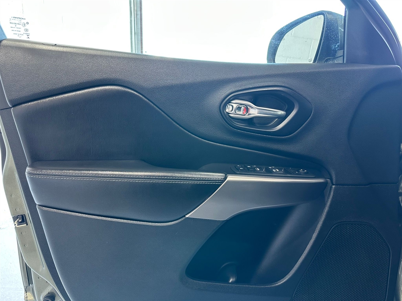 Jeep Cherokee Latitude Plus FWD 2019 Jeep Cherokee Latitude Plus FWD 2019