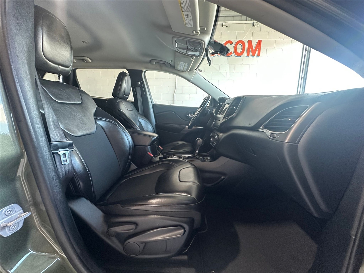 Jeep Cherokee Latitude Plus FWD 2019 Jeep Cherokee Latitude Plus FWD 2019