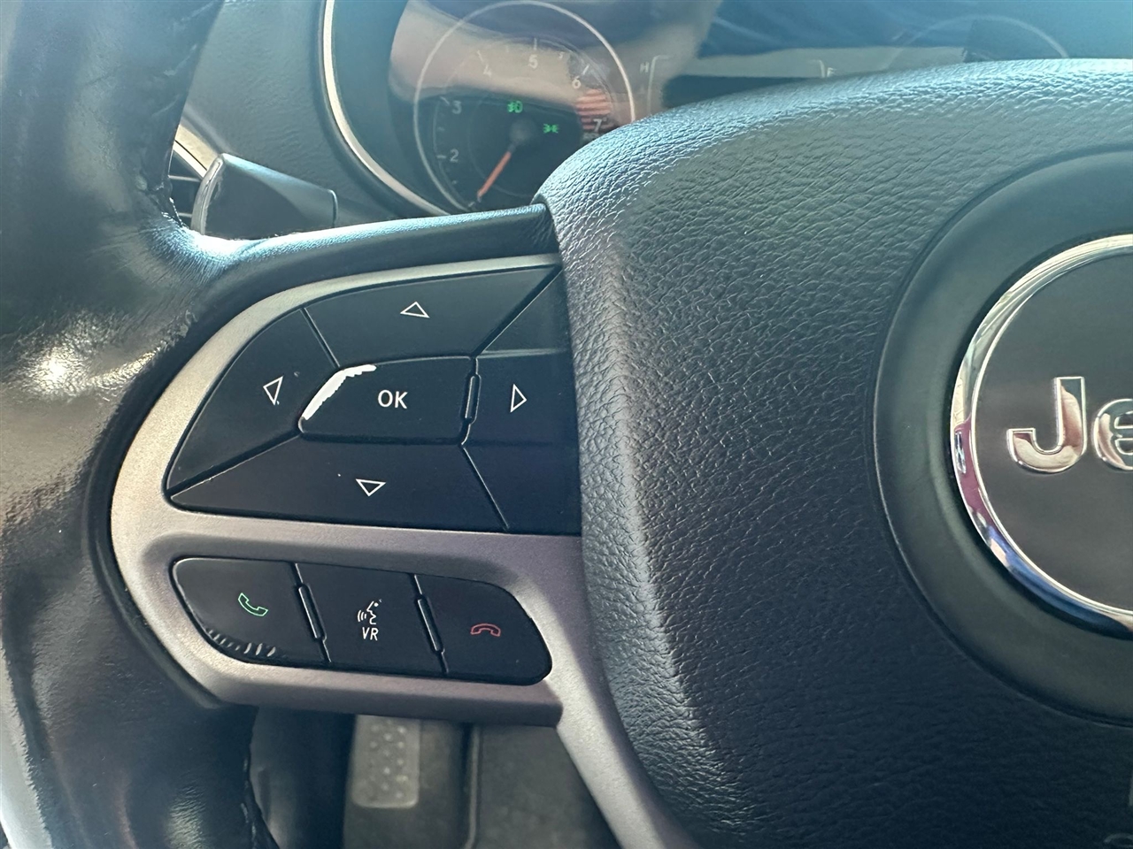Jeep Cherokee Latitude Plus FWD 2019 Jeep Cherokee Latitude Plus FWD 2019