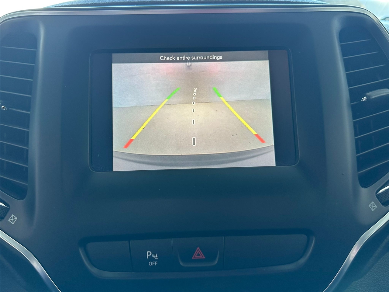 Jeep Cherokee Latitude Plus FWD 2019 Jeep Cherokee Latitude Plus FWD 2019