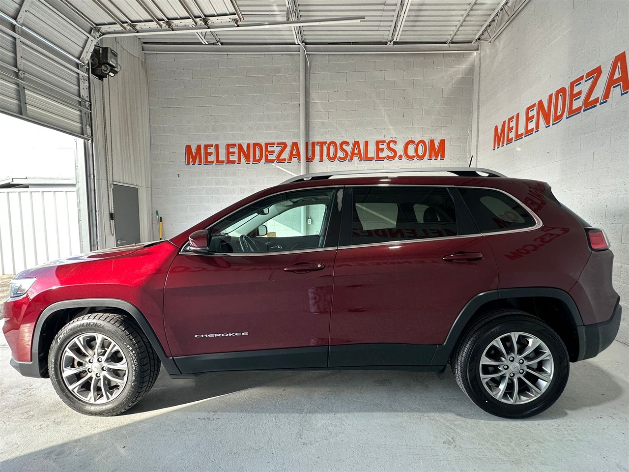 Jeep Cherokee Latitude Plus FWD 2019 Jeep Cherokee Latitude Plus FWD 2019