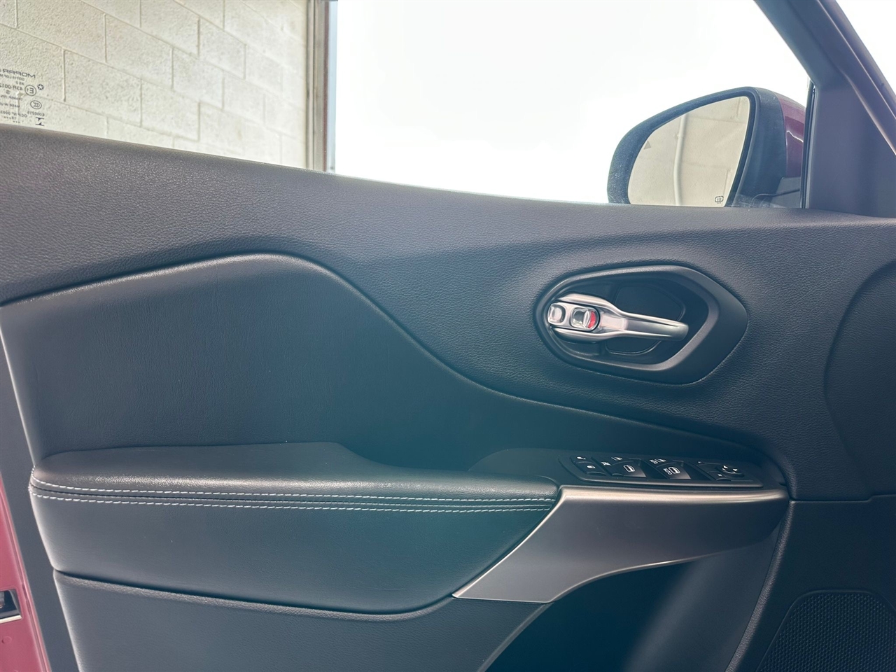 Jeep Cherokee Latitude Plus FWD 2019 Jeep Cherokee Latitude Plus FWD 2019