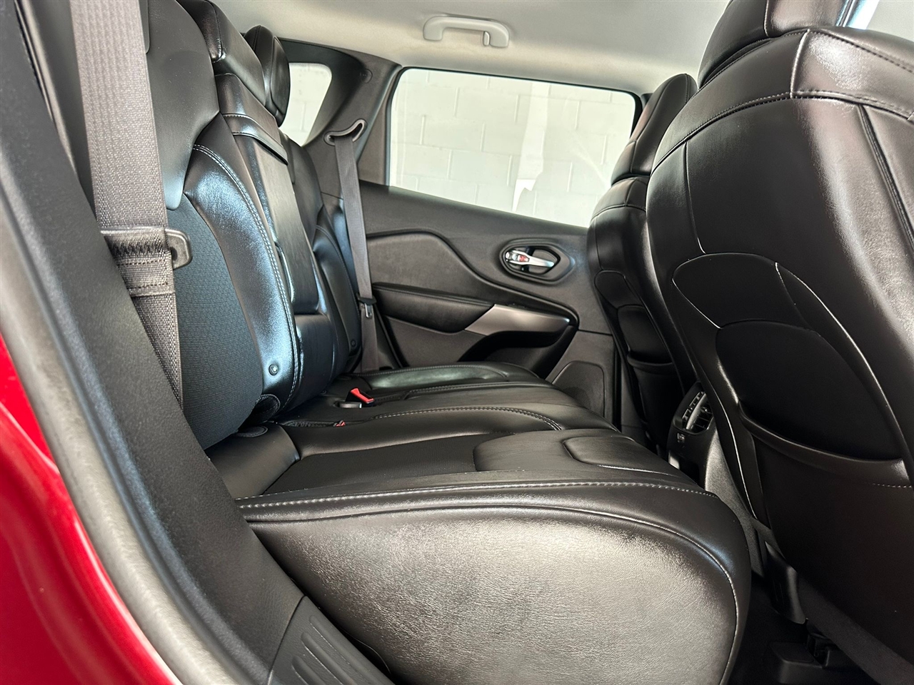 Jeep Cherokee Latitude Plus FWD 2019 Jeep Cherokee Latitude Plus FWD 2019