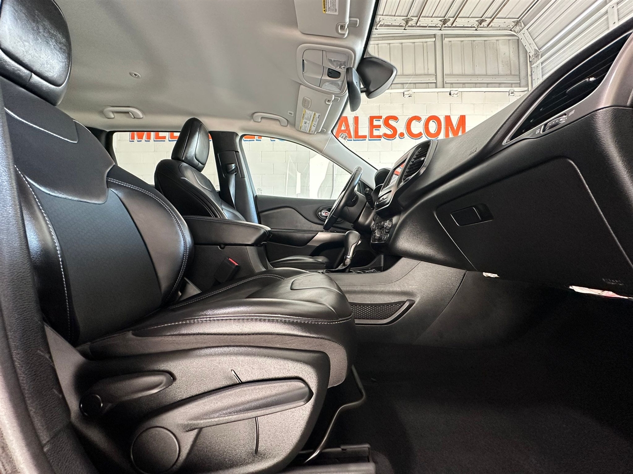 Jeep Cherokee Latitude Plus FWD 2019 Jeep Cherokee Latitude Plus FWD 2019