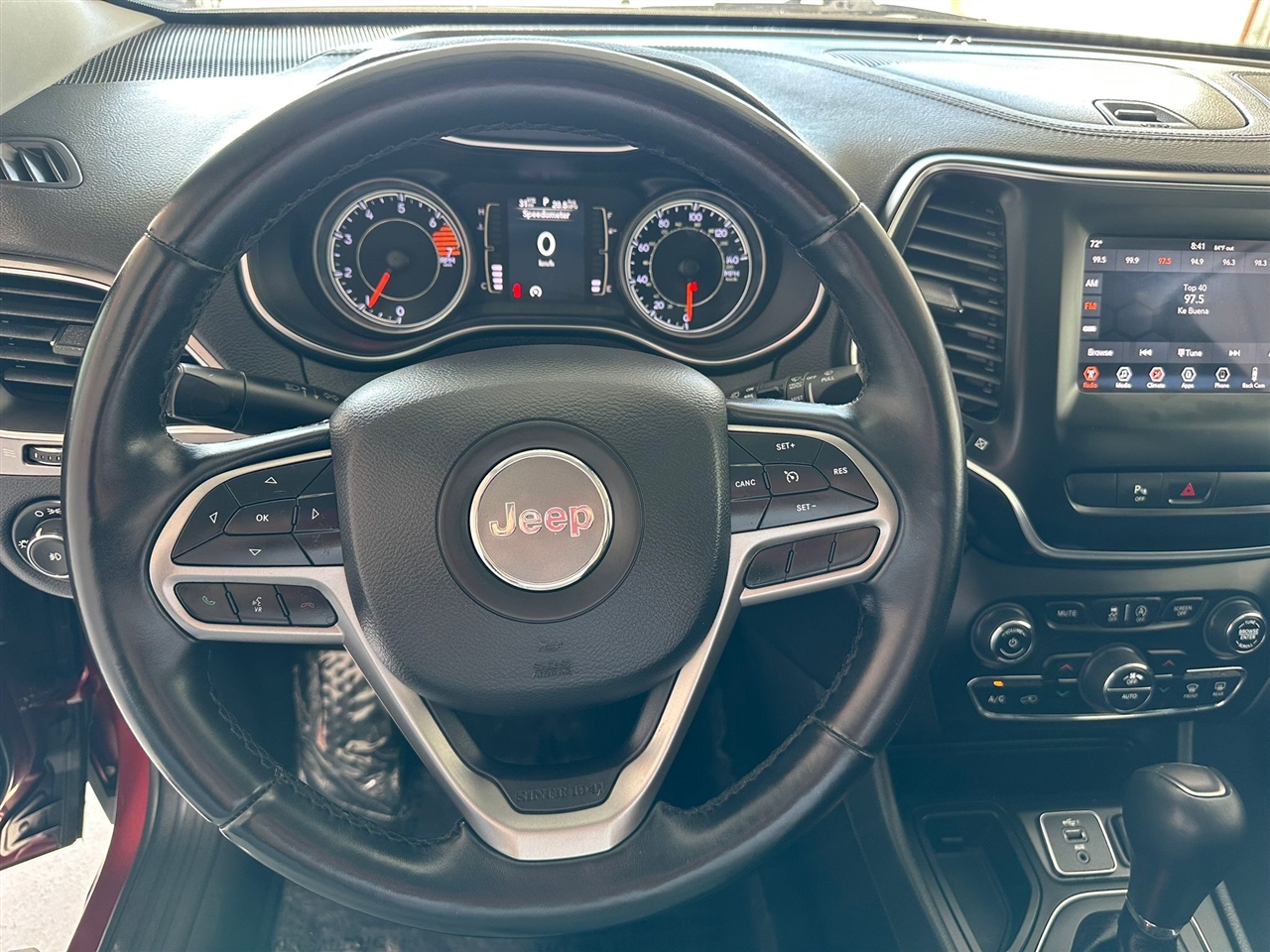 Jeep Cherokee Latitude Plus FWD 2019 Jeep Cherokee Latitude Plus FWD 2019