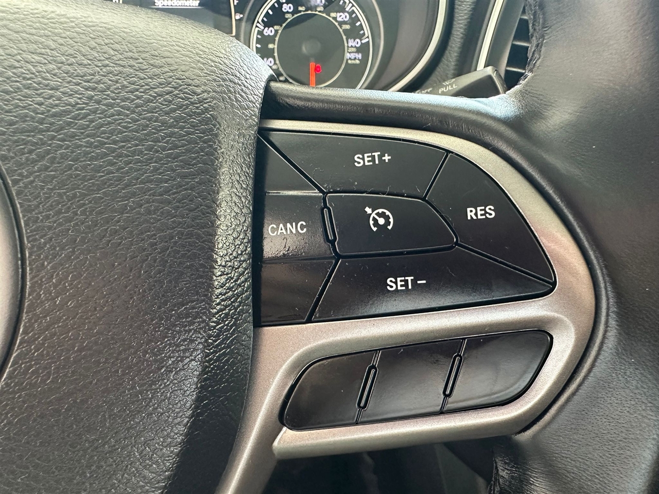 Jeep Cherokee Latitude Plus FWD 2019 Jeep Cherokee Latitude Plus FWD 2019