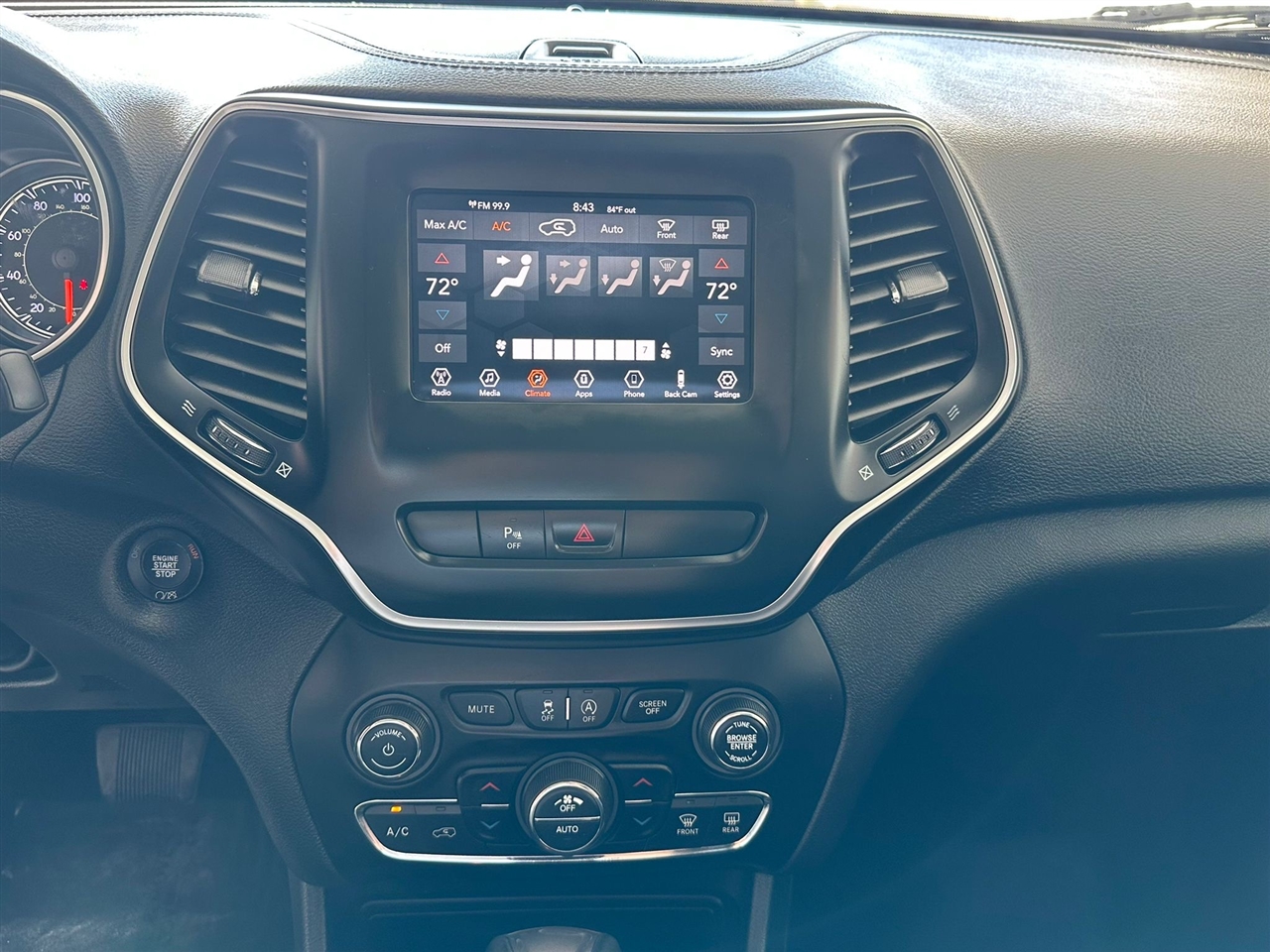 Jeep Cherokee Latitude Plus FWD 2019 Jeep Cherokee Latitude Plus FWD 2019