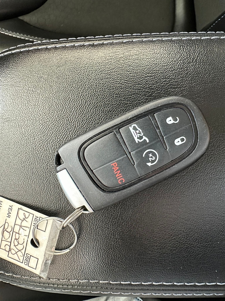 Jeep Cherokee Latitude Plus FWD 2019 Jeep Cherokee Latitude Plus FWD 2019