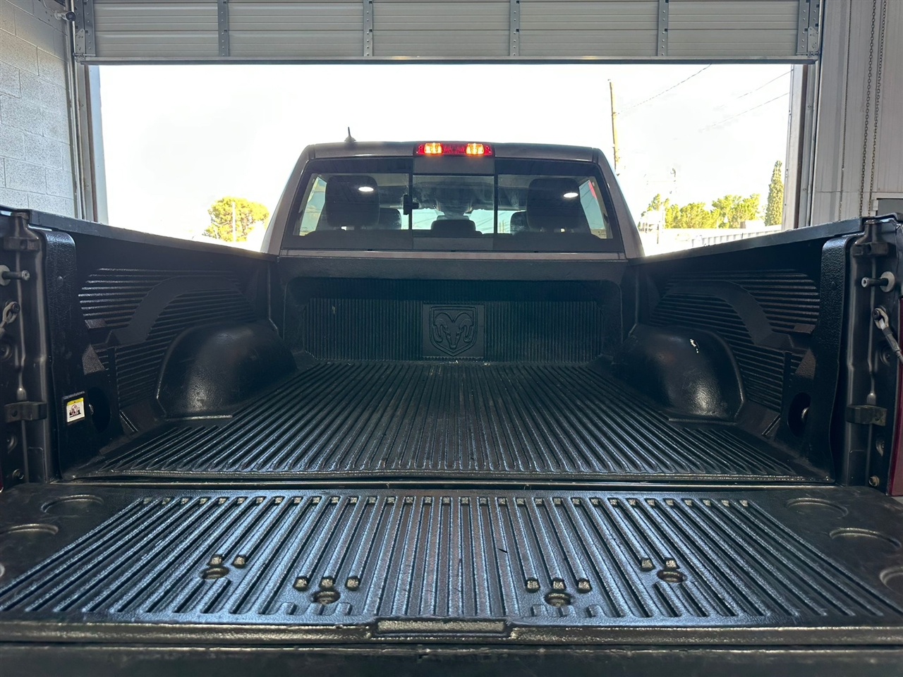 RAM 1500 Classic Tradesman Crew Cab SWB 4WD 2019 RAM 1500 Classic Tradesman Crew Cab SWB 4WD 2019