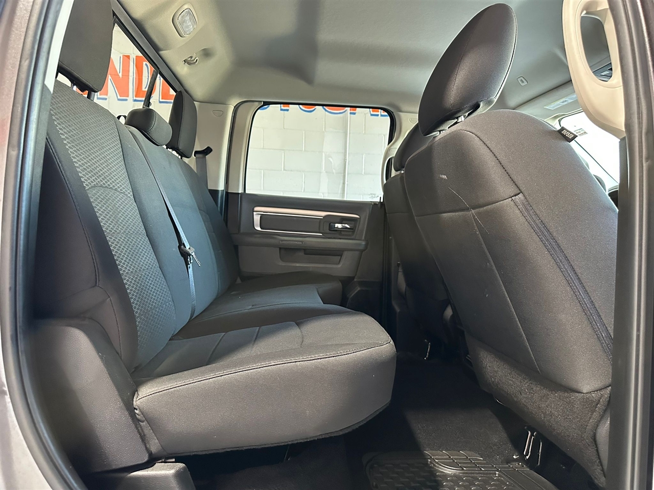 RAM 1500 Classic Tradesman Crew Cab SWB 4WD 2019 RAM 1500 Classic Tradesman Crew Cab SWB 4WD 2019