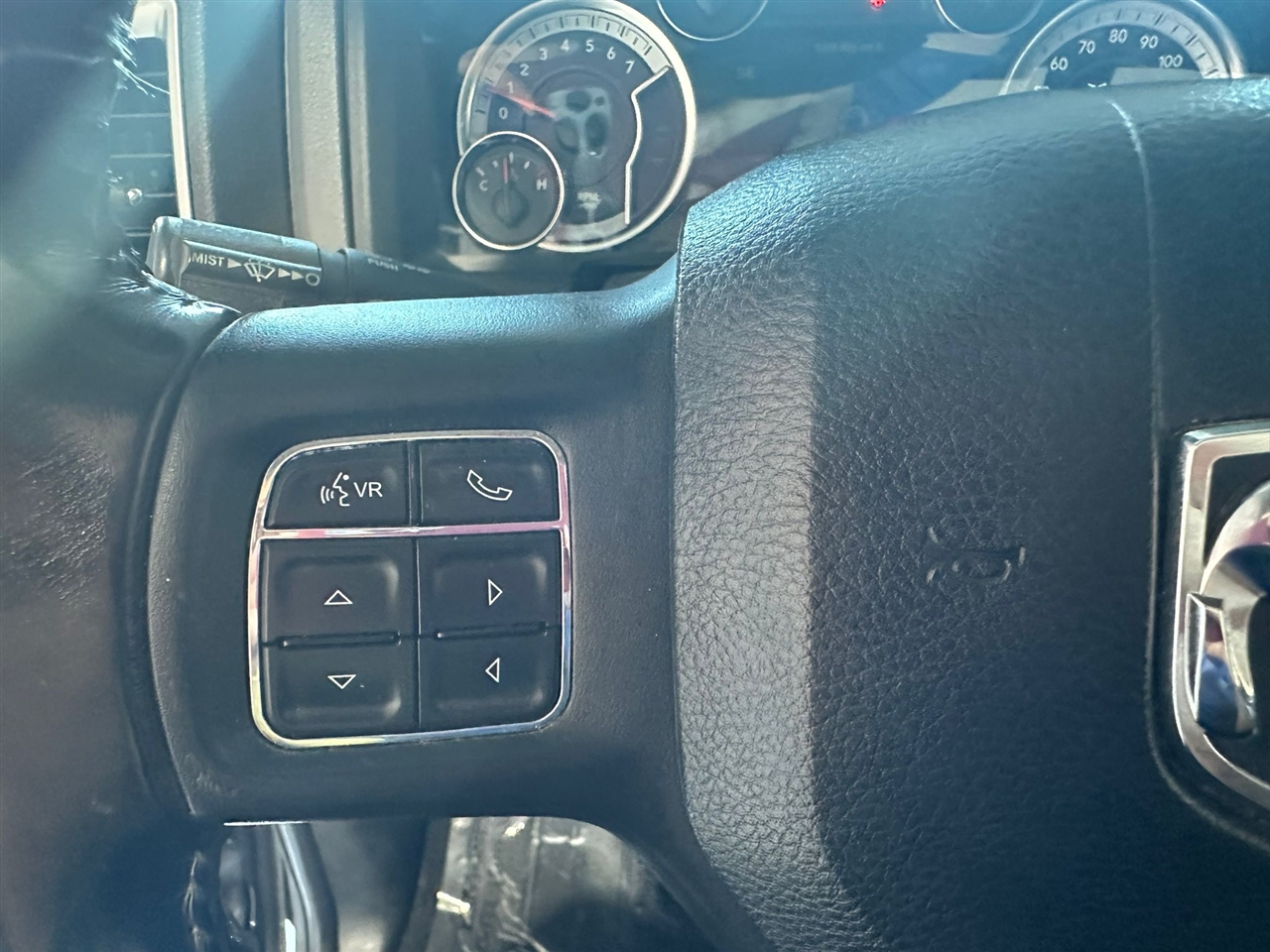 RAM 1500 Classic Tradesman Crew Cab SWB 4WD 2019 RAM 1500 Classic Tradesman Crew Cab SWB 4WD 2019