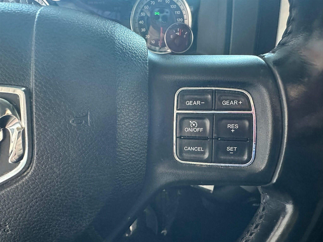 RAM 1500 Classic Tradesman Crew Cab SWB 4WD 2019 RAM 1500 Classic Tradesman Crew Cab SWB 4WD 2019