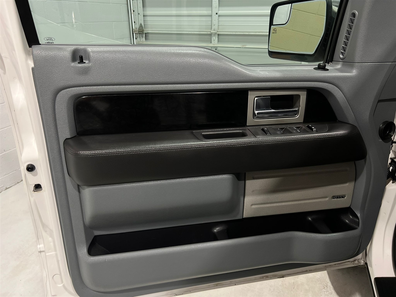 Ford F-150 Platinum SuperCrew 6.5-ft. Bed 2WD 2011 Ford F-150 Platinum SuperCrew 6.5-ft. Bed 2WD 2011
