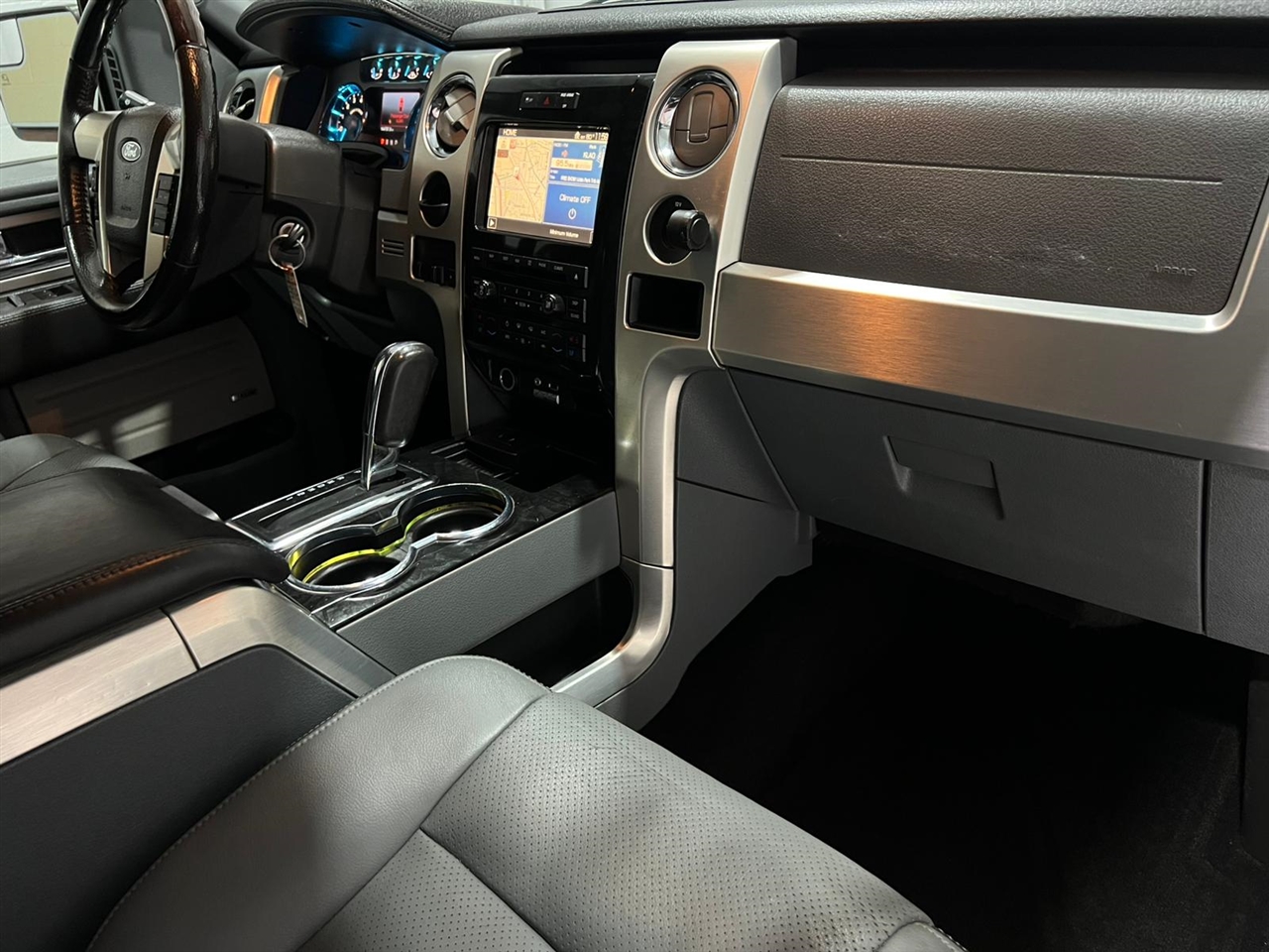 Ford F-150 Platinum SuperCrew 6.5-ft. Bed 2WD 2011 Ford F-150 Platinum SuperCrew 6.5-ft. Bed 2WD 2011