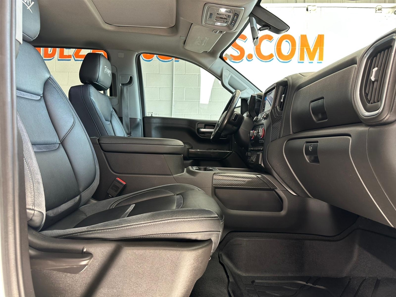 Chevrolet Silverado 1500 RST Crew Cab 4WD 2019 Chevrolet Silverado 1500 RST Crew Cab 4WD 2019