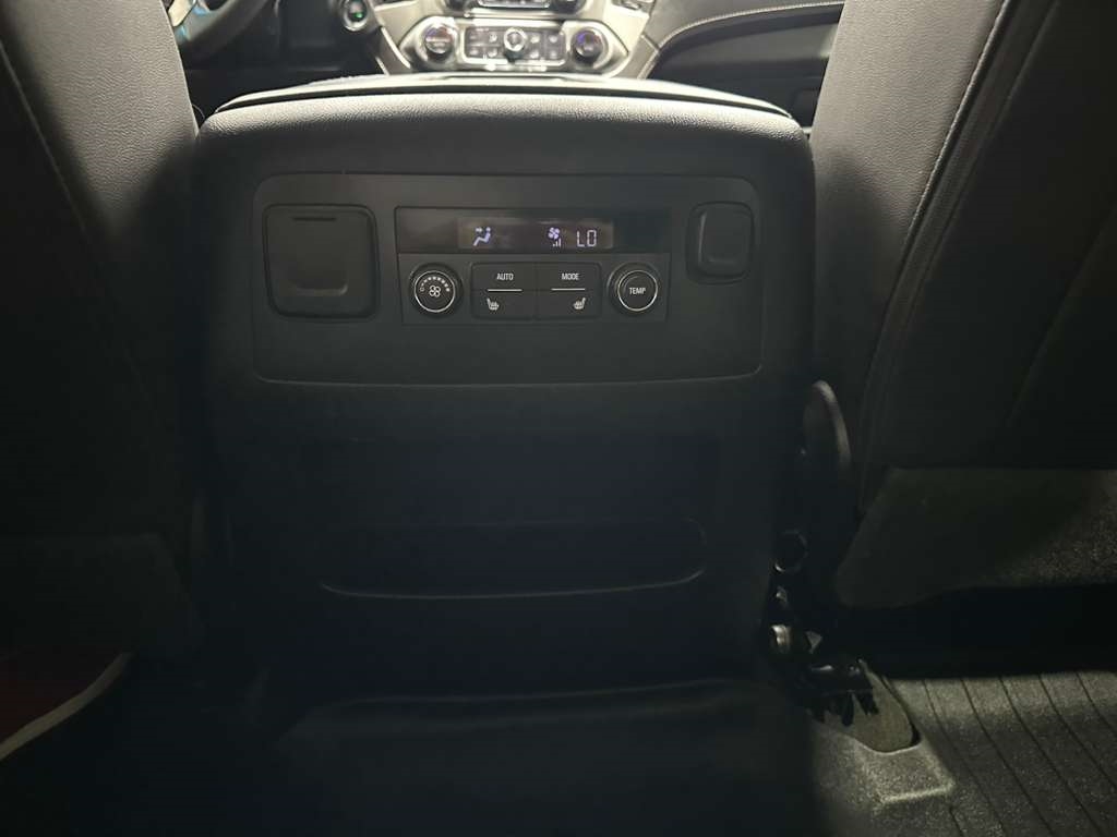 Chevrolet Suburban Premier 2WD 2018 Chevrolet Suburban Premier 2WD 2018