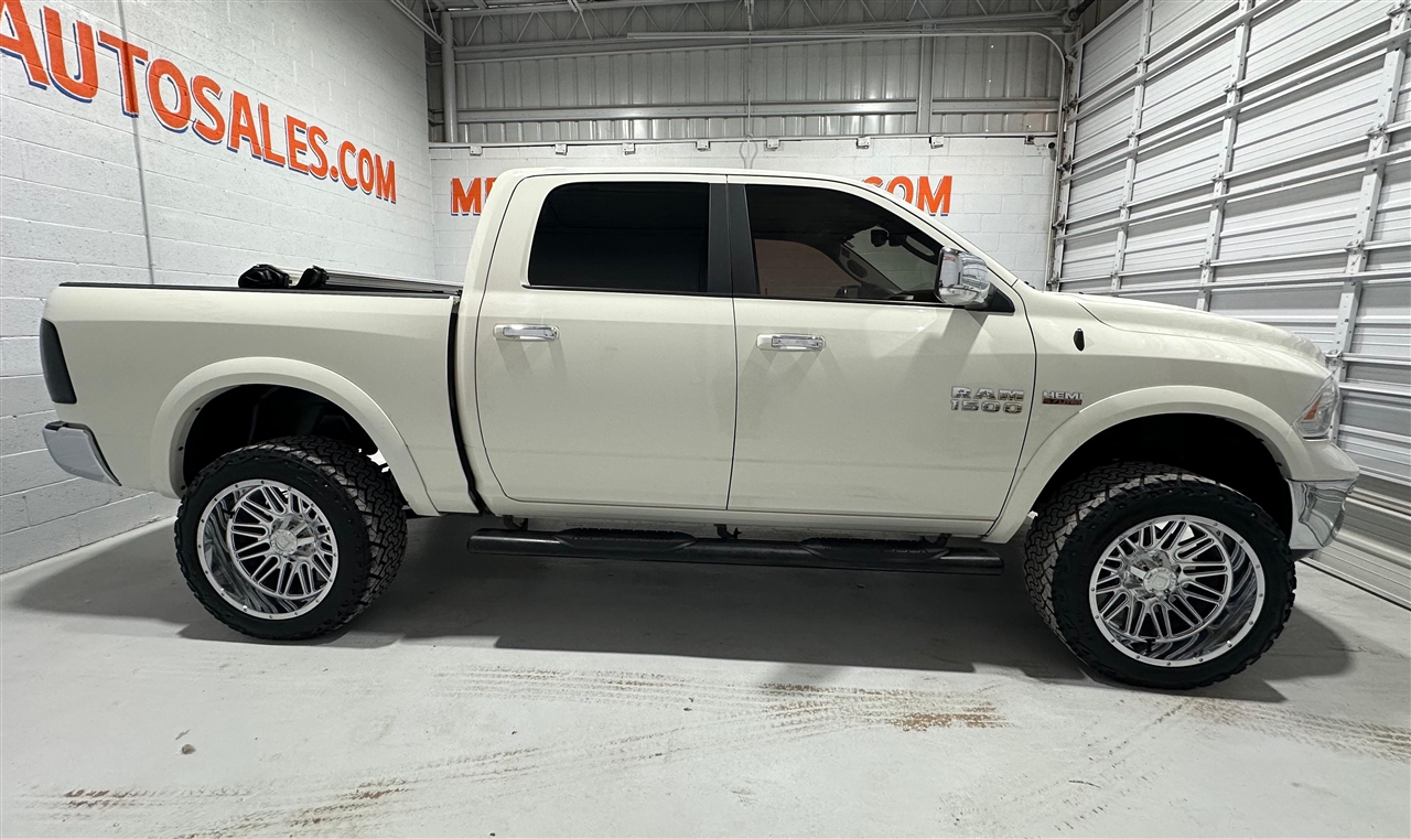 RAM 1500 Laramie Crew Cab SWB 2WD 2017 RAM 1500 Laramie Crew Cab SWB 2WD 2017