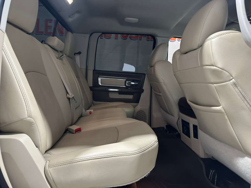 RAM 1500 Laramie Crew Cab SWB 2WD 2017 RAM 1500 Laramie Crew Cab SWB 2WD 2017