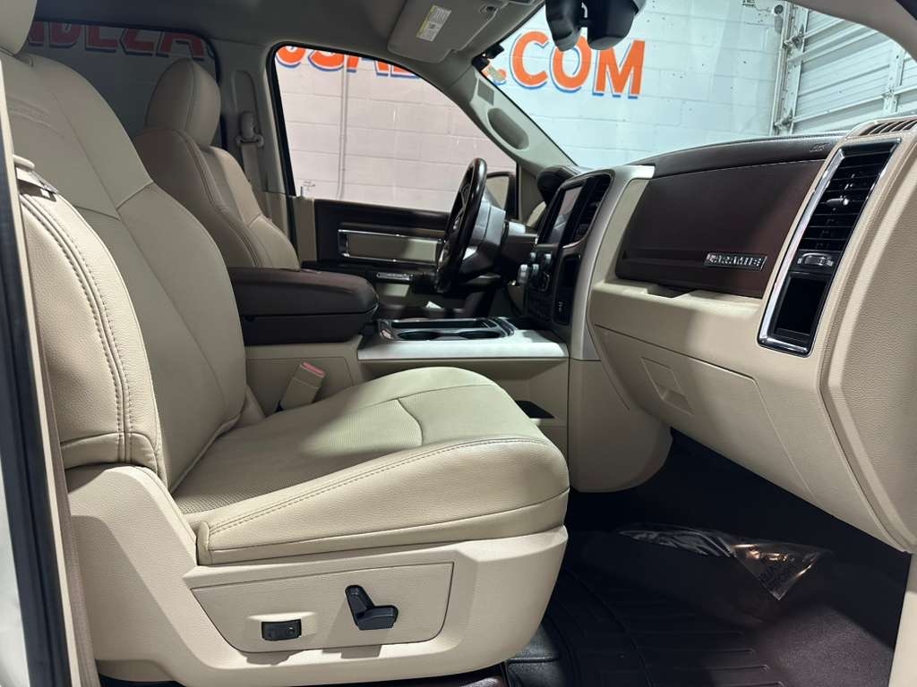 RAM 1500 Laramie Crew Cab SWB 2WD 2017 RAM 1500 Laramie Crew Cab SWB 2WD 2017