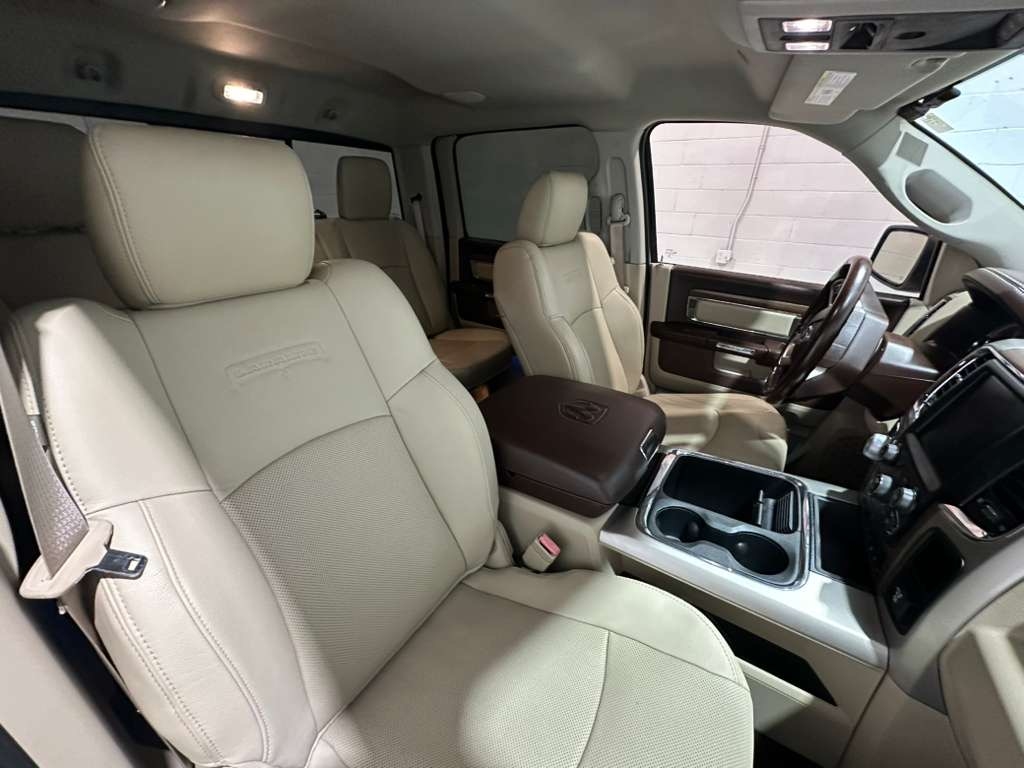 RAM 1500 Laramie Crew Cab SWB 2WD 2017 RAM 1500 Laramie Crew Cab SWB 2WD 2017
