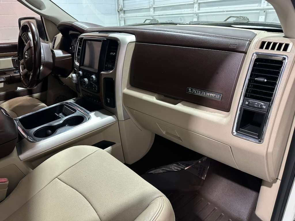 RAM 1500 Laramie Crew Cab SWB 2WD 2017 RAM 1500 Laramie Crew Cab SWB 2WD 2017