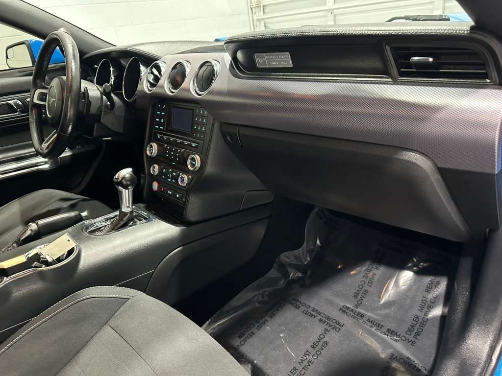 Ford Mustang GT Coupe 2017 Ford Mustang GT Coupe 2017