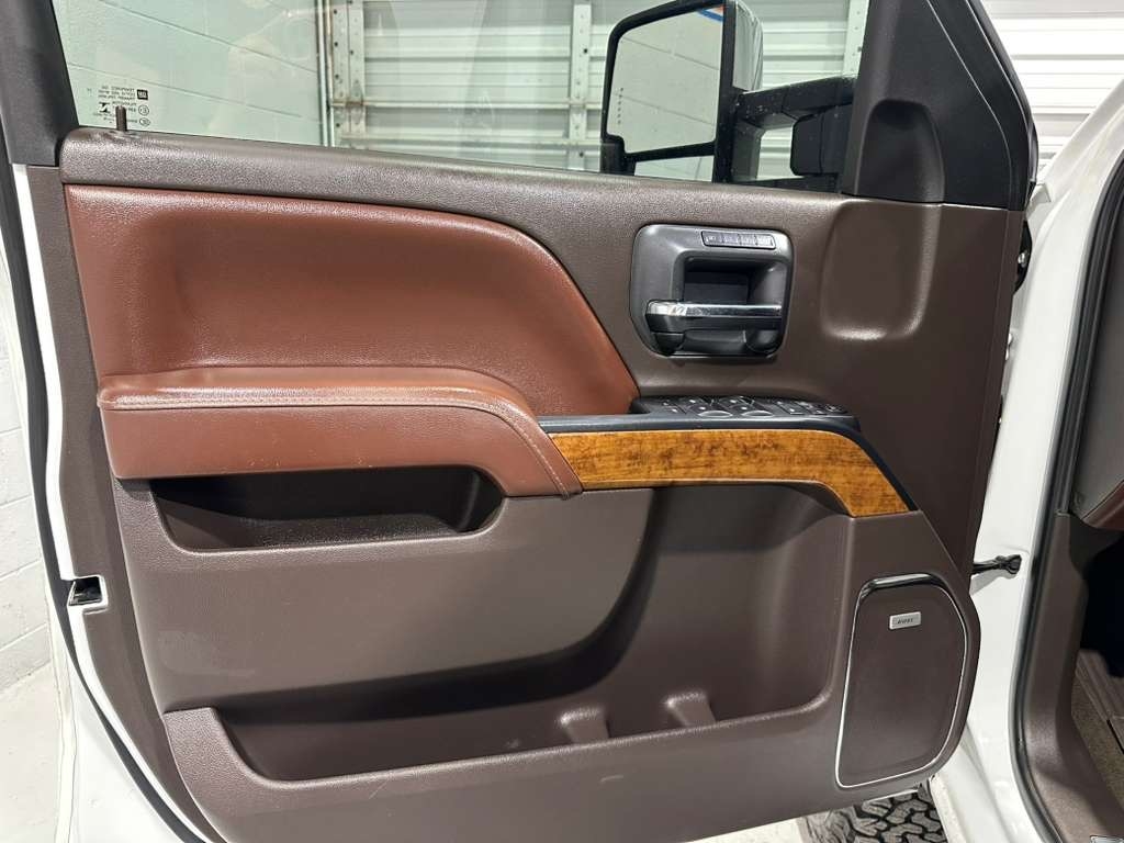 Chevrolet Silverado 2500HD LT Crew Cab 2WD 2016 Chevrolet Silverado 2500HD LT Crew Cab 2WD 2016
