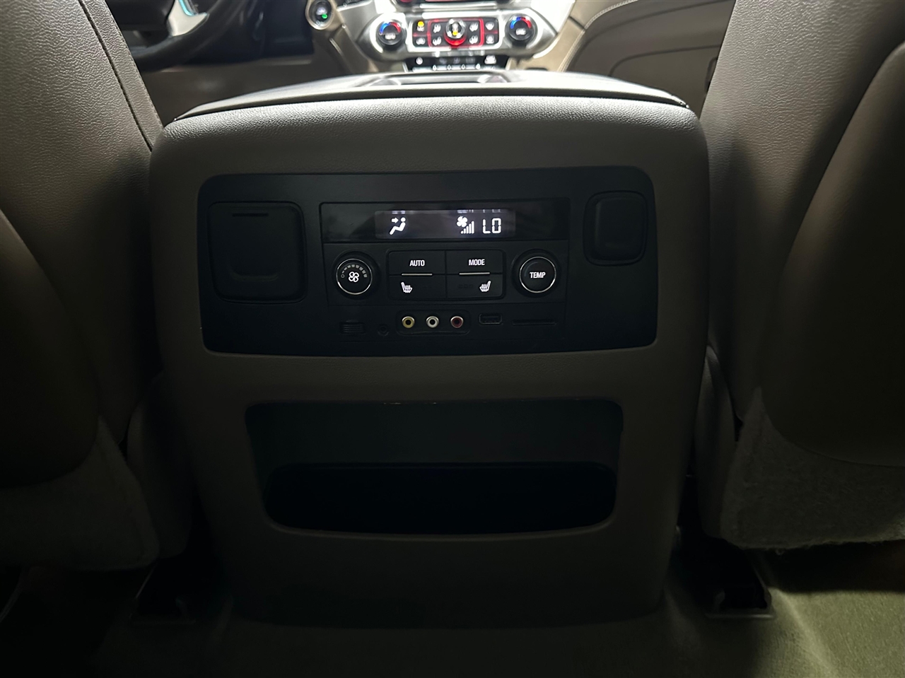 GMC Yukon XL SLT 2WD 2016 GMC Yukon XL SLT 2WD 2016