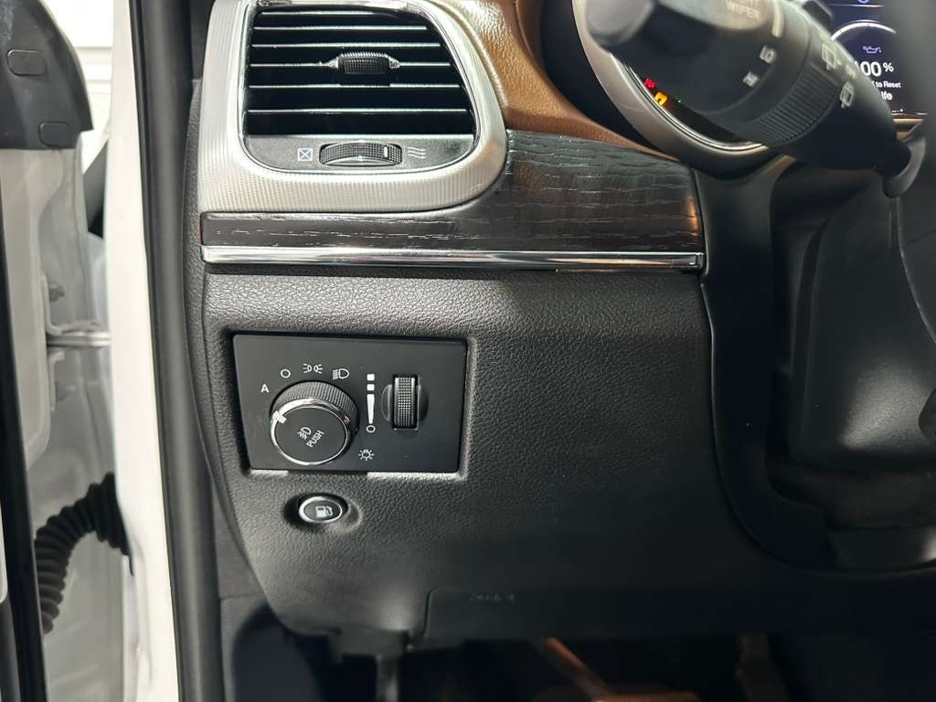 Jeep Grand Cherokee Summit 4WD 2019 Jeep Grand Cherokee Summit 4WD 2019