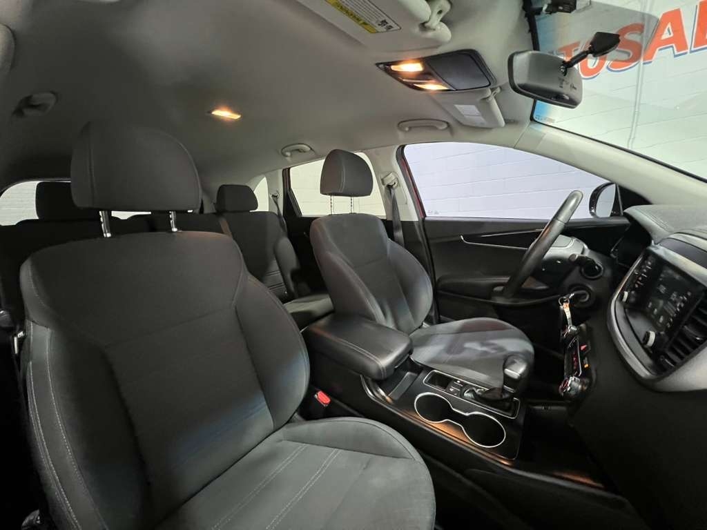 Kia Sorento LX V6 2WD 2019 Kia Sorento LX V6 2WD 2019