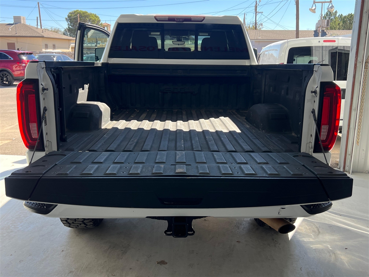 GMC Sierra 2500HD AT4 Crew Cab 4WD 2020 GMC Sierra 2500HD AT4 Crew Cab 4WD 2020