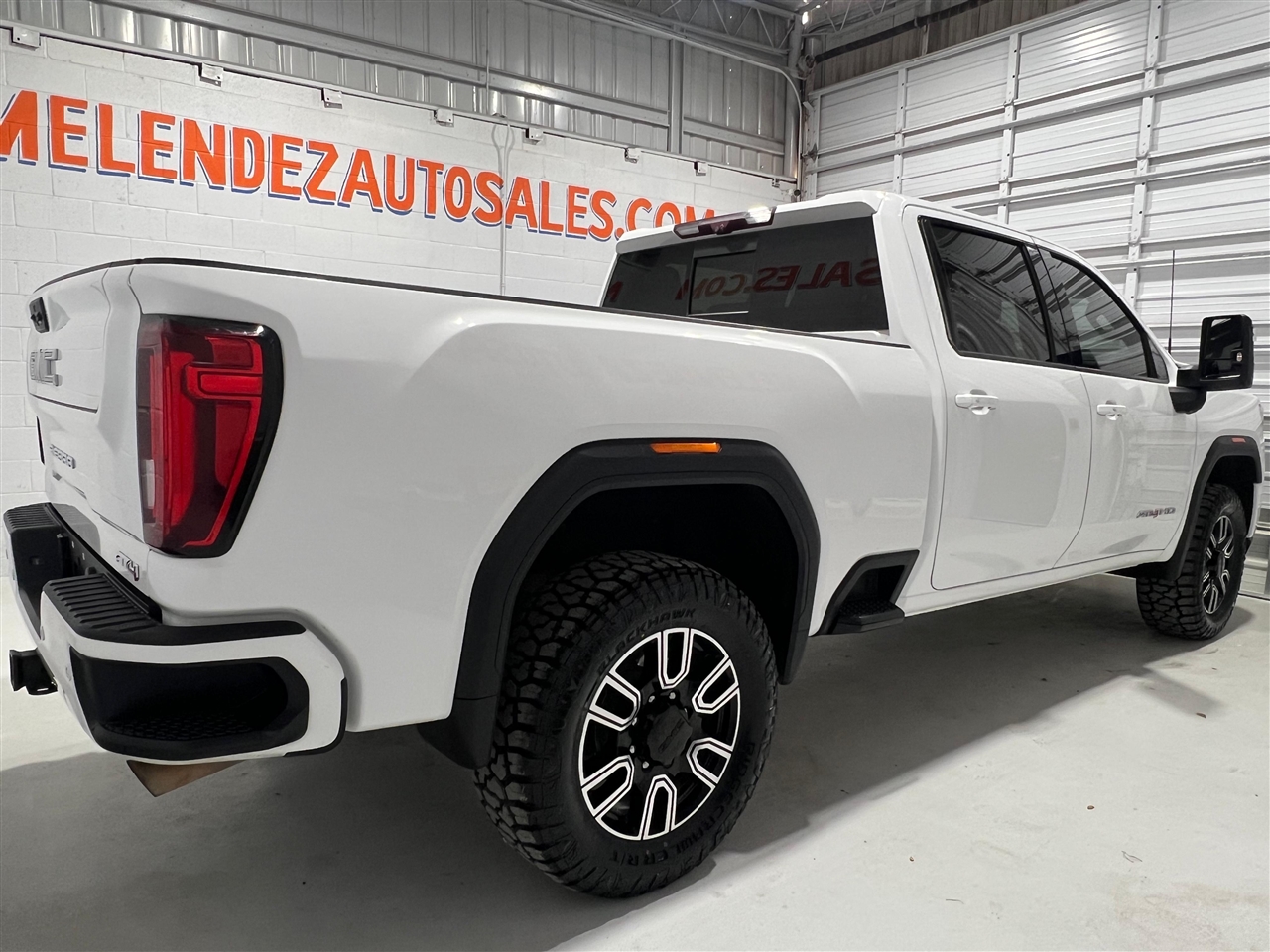 GMC Sierra 2500HD AT4 Crew Cab 4WD 2020 GMC Sierra 2500HD AT4 Crew Cab 4WD 2020