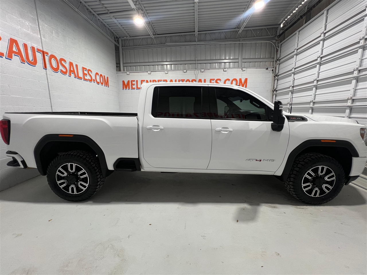 GMC Sierra 2500HD AT4 Crew Cab 4WD 2020 GMC Sierra 2500HD AT4 Crew Cab 4WD 2020