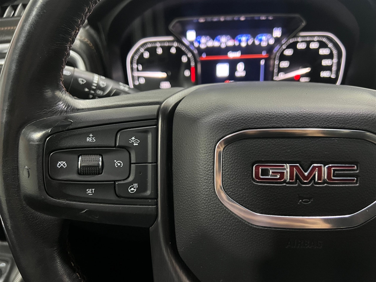 GMC Sierra 2500HD AT4 Crew Cab 4WD 2020 GMC Sierra 2500HD AT4 Crew Cab 4WD 2020