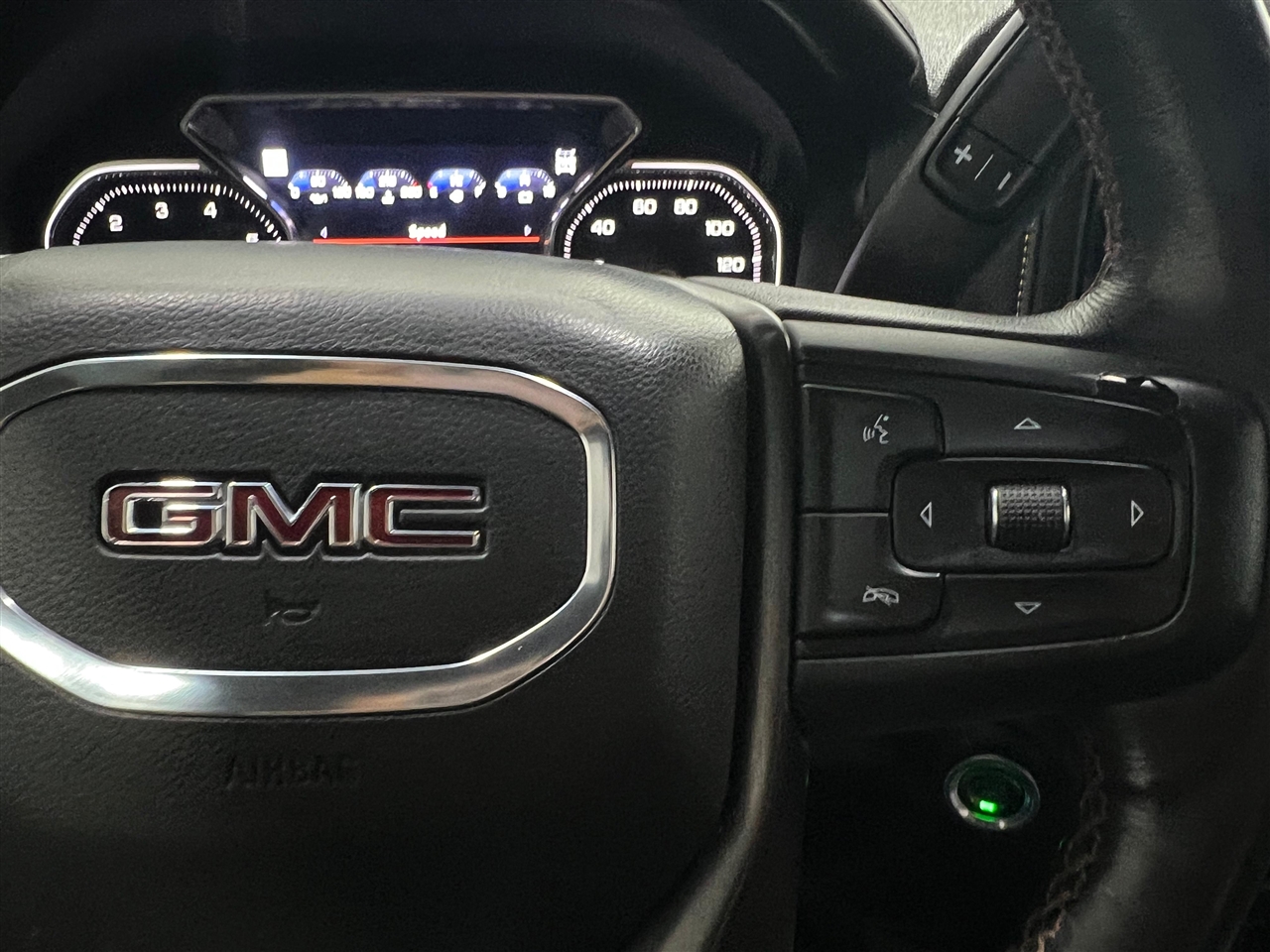 GMC Sierra 2500HD AT4 Crew Cab 4WD 2020 GMC Sierra 2500HD AT4 Crew Cab 4WD 2020