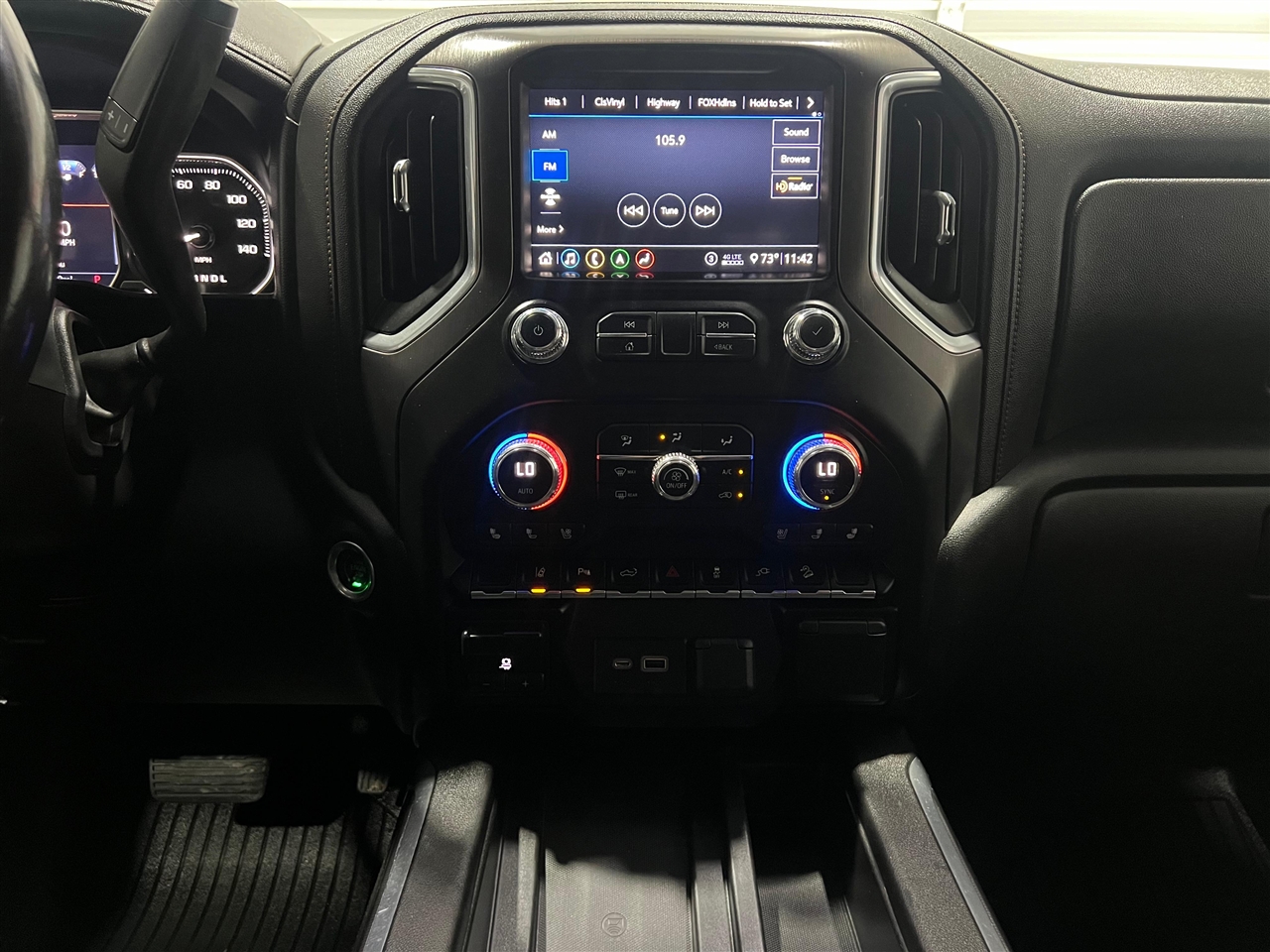 GMC Sierra 2500HD AT4 Crew Cab 4WD 2020 GMC Sierra 2500HD AT4 Crew Cab 4WD 2020