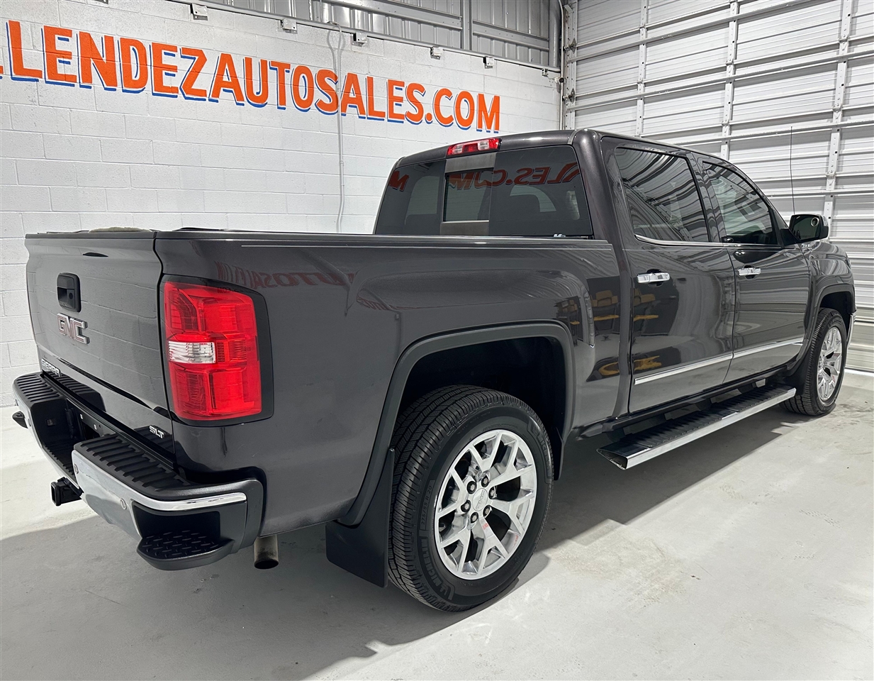GMC Sierra 1500 SLT Crew Cab Long Box 4WD 2015 GMC Sierra 1500 SLT Crew Cab Long Box 4WD 2015