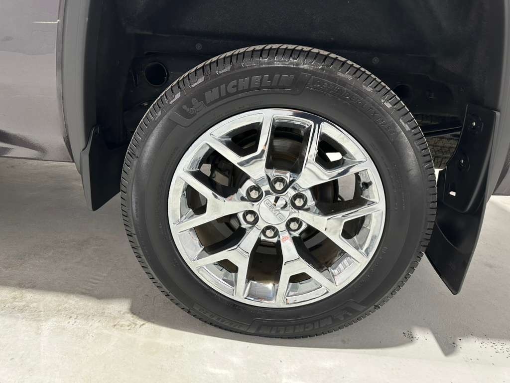 GMC Sierra 1500 SLT Crew Cab Long Box 4WD 2015 GMC Sierra 1500 SLT Crew Cab Long Box 4WD 2015