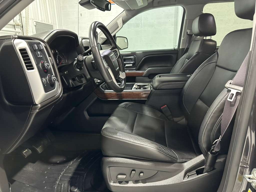 GMC Sierra 1500 SLT Crew Cab Long Box 4WD 2015 GMC Sierra 1500 SLT Crew Cab Long Box 4WD 2015