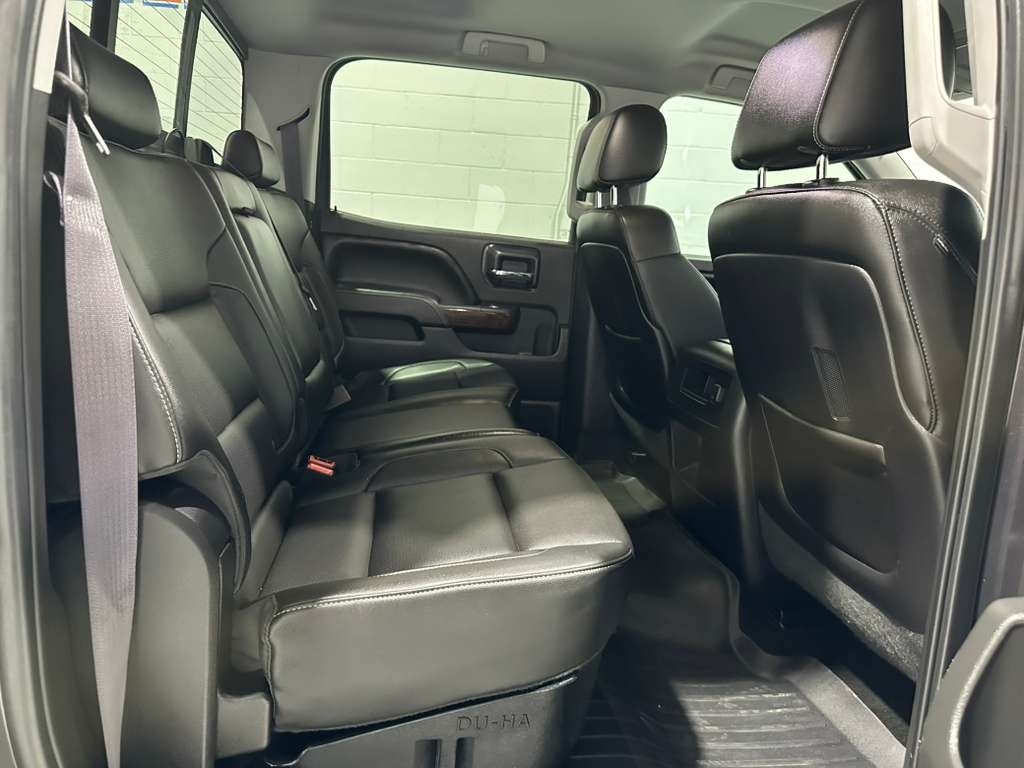 GMC Sierra 1500 SLT Crew Cab Long Box 4WD 2015 GMC Sierra 1500 SLT Crew Cab Long Box 4WD 2015