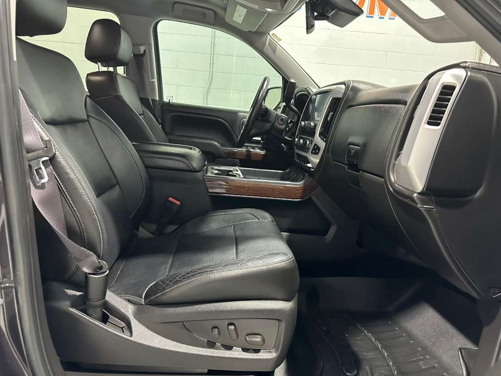 GMC Sierra 1500 SLT Crew Cab Long Box 4WD 2015 GMC Sierra 1500 SLT Crew Cab Long Box 4WD 2015