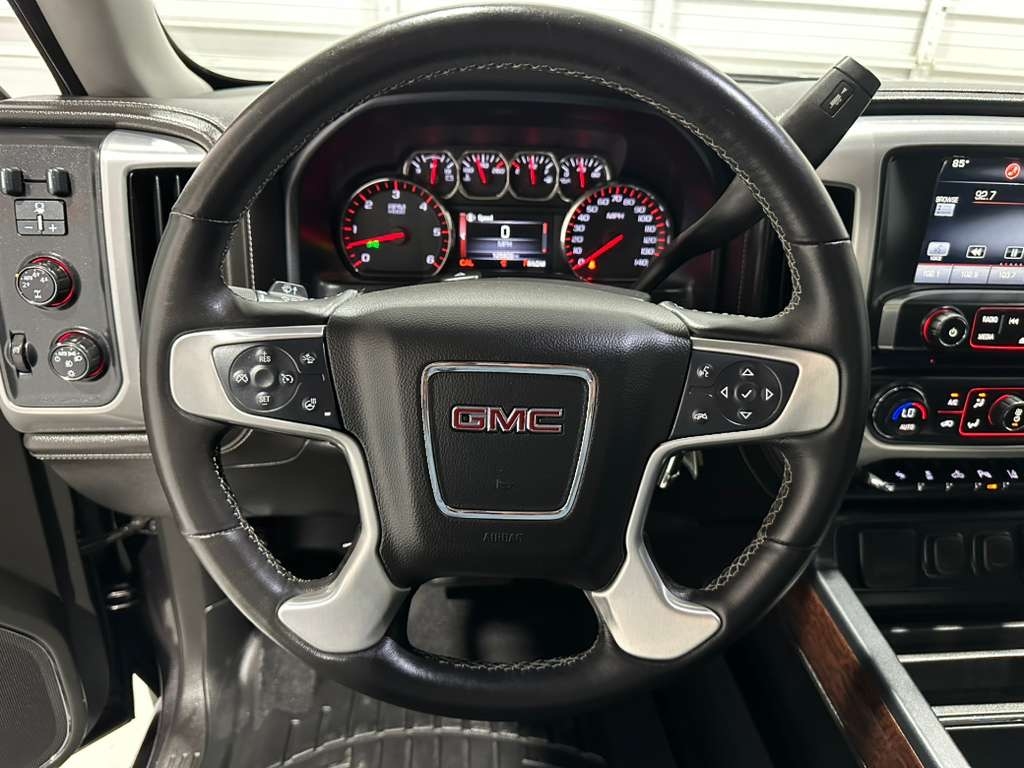 GMC Sierra 1500 SLT Crew Cab Long Box 4WD 2015 GMC Sierra 1500 SLT Crew Cab Long Box 4WD 2015