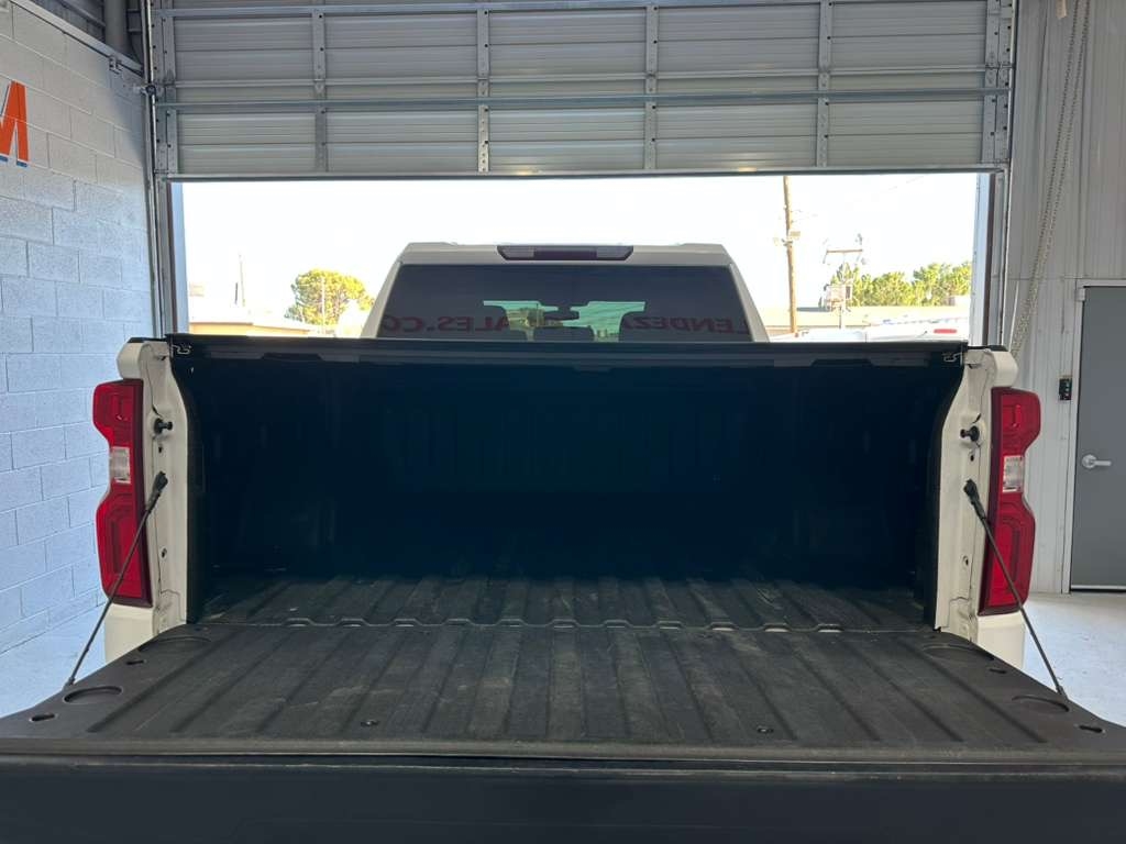 Chevrolet Silverado 1500 RST Crew Cab 4WD 2021 Chevrolet Silverado 1500 RST Crew Cab 4WD 2021